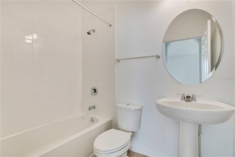 House in Winter Garden, Florida 4 bedrooms, 281.22 sq.m. № 1909693 - photo 12