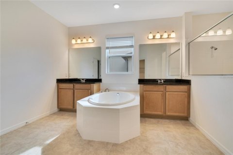 House in Winter Garden, Florida 4 bedrooms, 281.22 sq.m. № 1909693 - photo 18