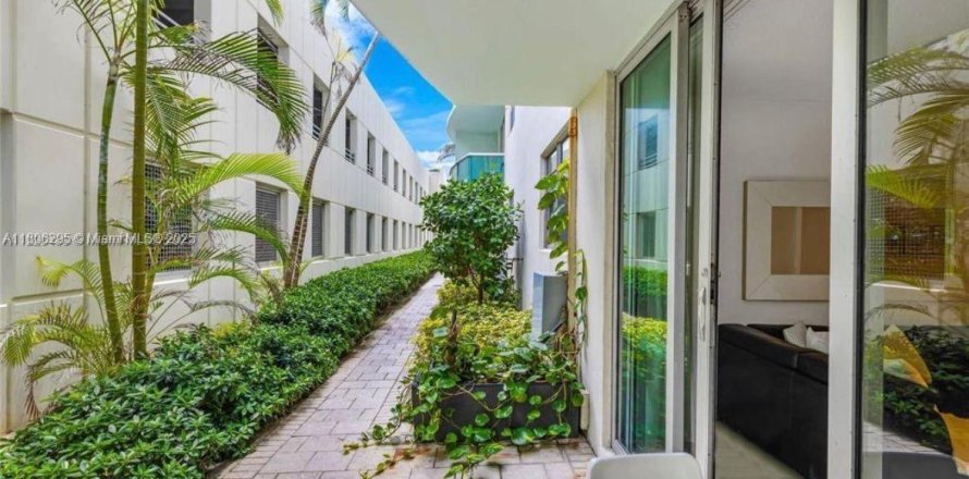 Condominio en Hollywood, Florida, 1 dormitorio № 1756919