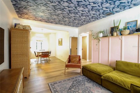 House in Saint Petersburg, Florida 2 bedrooms, 82.13 sq.m. № 2322779 - photo 2