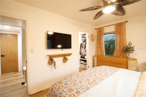 House in Saint Petersburg, Florida 2 bedrooms, 82.13 sq.m. № 2322779 - photo 9