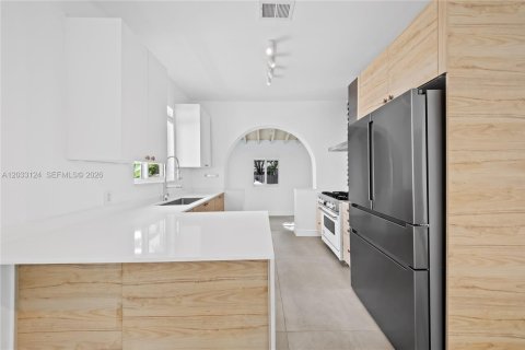 Снять в аренду виллу или дом в Майами, Флорида 3 спальни, 110.93м2, № 2077961 - фото 8