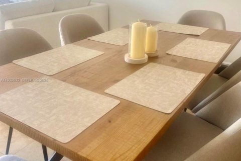 Condo in North Miami Beach, Florida, 1 bedroom  № 1990967 - photo 5