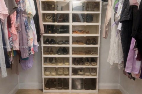 Condo in North Miami Beach, Florida, 1 bedroom  № 1990967 - photo 7