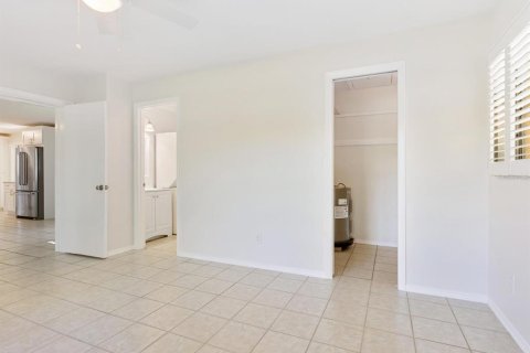 Casa en venta en Sarasota, Florida, 2 dormitorios, 88.63 m2 № 1880448 - foto 9