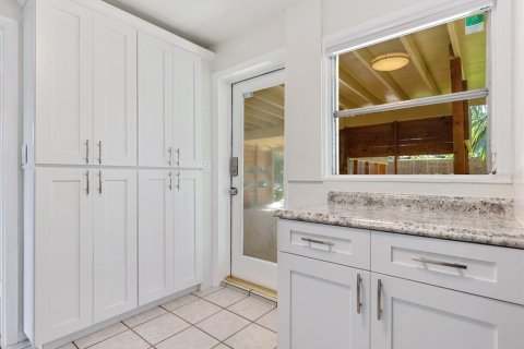 Casa en venta en Sarasota, Florida, 2 dormitorios, 88.63 m2 № 1880448 - foto 2