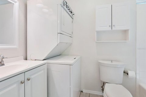 Casa en venta en Sarasota, Florida, 2 dormitorios, 88.63 m2 № 1880448 - foto 10