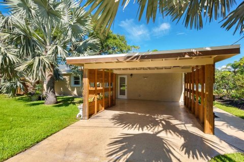 Casa en venta en Sarasota, Florida, 2 dormitorios, 88.63 m2 № 1880448 - foto 1