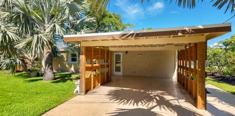 House in Sarasota, Florida 2 bedrooms, 88.63 sq.m. № 1880448