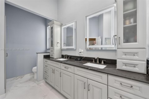 Casa en venta en Pembroke Pines, Florida, 4 dormitorios, 263.29 m2 № 2428112 - foto 22