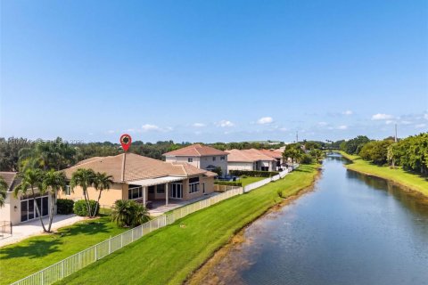 Casa en venta en Pembroke Pines, Florida, 4 dormitorios, 263.29 m2 № 2428112 - foto 17