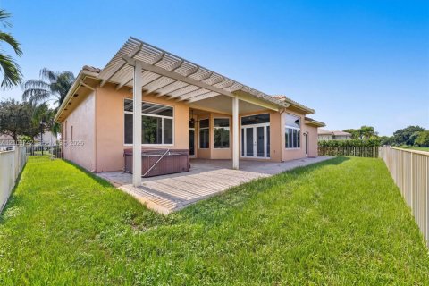 Casa en venta en Pembroke Pines, Florida, 4 dormitorios, 263.29 m2 № 2428112 - foto 23