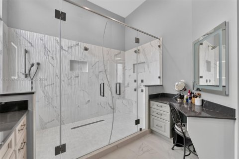 Casa en venta en Pembroke Pines, Florida, 4 dormitorios, 263.29 m2 № 2428112 - foto 20