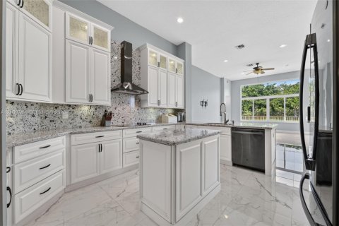 Casa en venta en Pembroke Pines, Florida, 4 dormitorios, 263.29 m2 № 2428112 - foto 9