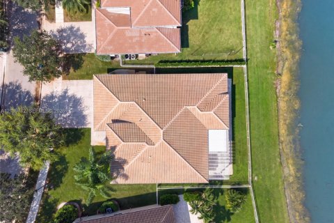 Casa en venta en Pembroke Pines, Florida, 4 dormitorios, 263.29 m2 № 2428112 - foto 16