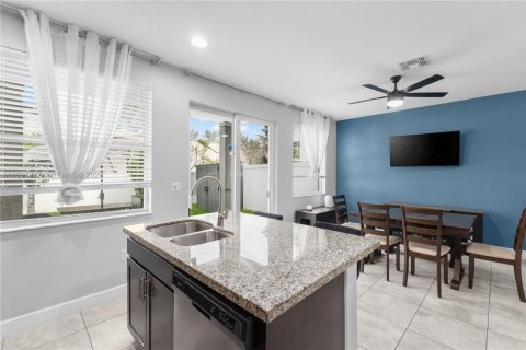 Casa en alquiler en Tamarac, Florida, 3 dormitorios, 152.55 m2 № 2056175 - foto 12