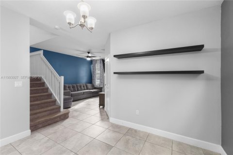 Casa en alquiler en Tamarac, Florida, 3 dormitorios, 152.55 m2 № 2056175 - foto 9