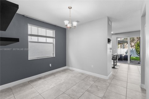 Casa en alquiler en Tamarac, Florida, 3 dormitorios, 152.55 m2 № 2056175 - foto 8