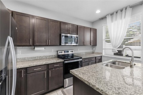 Casa en alquiler en Tamarac, Florida, 3 dormitorios, 152.55 m2 № 2056175 - foto 13