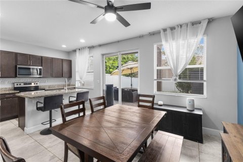 Casa en alquiler en Tamarac, Florida, 3 dormitorios, 152.55 m2 № 2056175 - foto 15