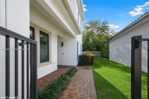 Купить виллу или дом в Холливуд, Флорида 4 спальни, 270.25м2, № 1972551 - фото 24