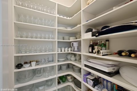 Купить виллу или дом в Холливуд, Флорида 4 спальни, 270.25м2, № 1972551 - фото 8