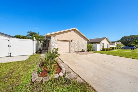 Villa ou maison à vendre à Cooper City, Floride: 3 chambres, 144.56 m2 № 2376331 - photo 24