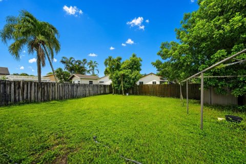Villa ou maison à vendre à Cooper City, Floride: 3 chambres, 144.56 m2 № 2376331 - photo 16