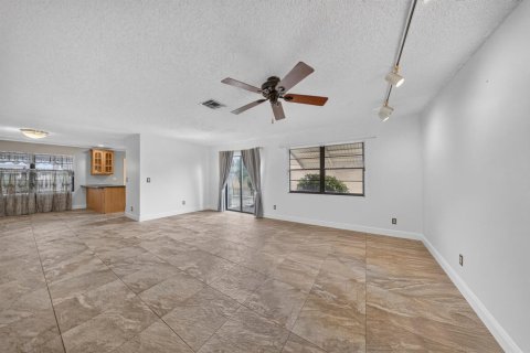 Villa ou maison à vendre à Cooper City, Floride: 3 chambres, 144.56 m2 № 2376331 - photo 3