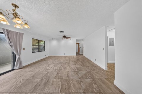 Villa ou maison à vendre à Cooper City, Floride: 3 chambres, 144.56 m2 № 2376331 - photo 4