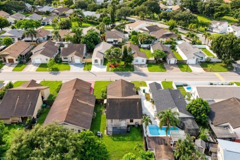 Villa ou maison à vendre à Cooper City, Floride: 3 chambres, 144.56 m2 № 2376331 - photo 21