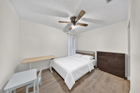 Villa ou maison à vendre à Cooper City, Floride: 3 chambres, 144.56 m2 № 2376331 - photo 11