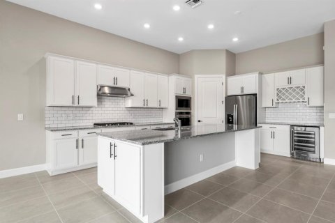 House in Sarasota, Florida 3 bedrooms, 231.14 sq.m. № 1898397 - photo 9