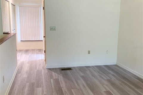 Adosado en alquiler en Gainesville, Florida, 1 dormitorio, 86.4 m2 № 1913556 - foto 9
