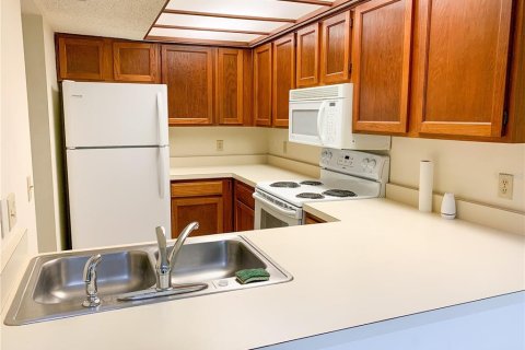 Adosado en alquiler en Gainesville, Florida, 1 dormitorio, 86.4 m2 № 1913556 - foto 2