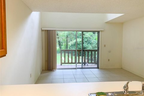 Adosado en alquiler en Gainesville, Florida, 1 dormitorio, 86.4 m2 № 1913556 - foto 5