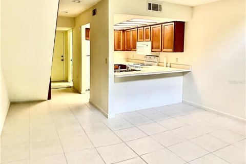 Adosado en alquiler en Gainesville, Florida, 1 dormitorio, 86.4 m2 № 1913556 - foto 7