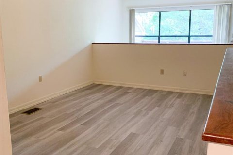 Adosado en alquiler en Gainesville, Florida, 1 dormitorio, 86.4 m2 № 1913556 - foto 10