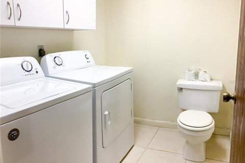 Adosado en alquiler en Gainesville, Florida, 1 dormitorio, 86.4 m2 № 1913556 - foto 15