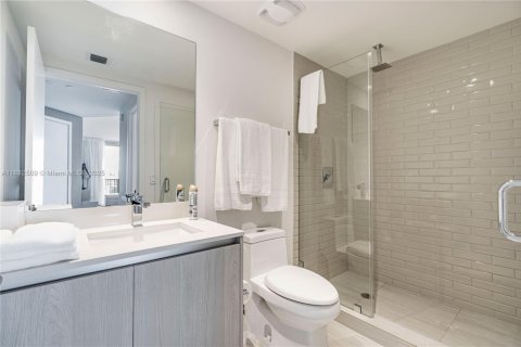 Condo in Hollywood, Florida, 2 bedrooms  № 1933175 - photo 4