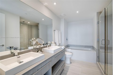 Condominio en venta en Hollywood, Florida, 2 dormitorios, 98.48 m2 № 1933175 - foto 5