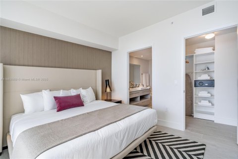 Condominio en venta en Hollywood, Florida, 2 dormitorios, 98.48 m2 № 1933175 - foto 16