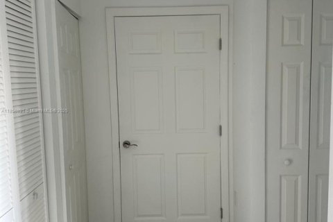 Apartamento en alquiler en Pompano Beach, Florida, 2 dormitorios, 80.08 m2 № 1895576 - foto 3