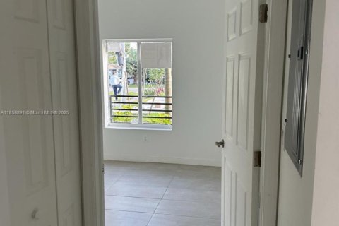 Apartamento en alquiler en Pompano Beach, Florida, 2 dormitorios, 80.08 m2 № 1895576 - foto 4