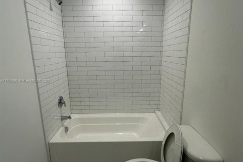 Apartamento en alquiler en Pompano Beach, Florida, 2 dormitorios, 80.08 m2 № 1895576 - foto 10