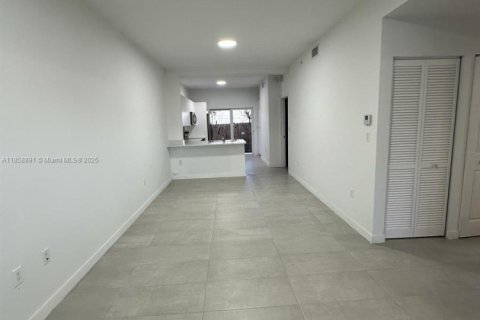 Apartamento en alquiler en Pompano Beach, Florida, 2 dormitorios, 80.08 m2 № 1895576 - foto 11