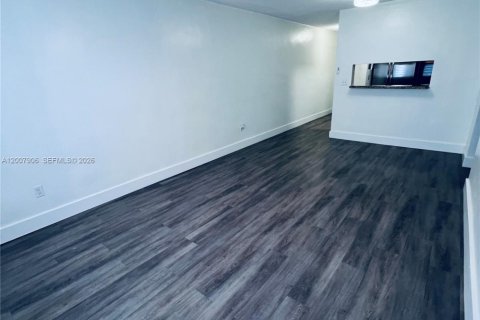 Appartement à louer à Miami, Floride: 2 chambres, 62.89 m2 № 2072852 - photo 13