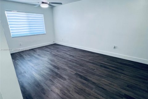 Appartement à louer à Miami, Floride: 2 chambres, 62.89 m2 № 2072852 - photo 12