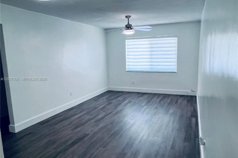 Appartement à louer à Miami, Floride: 2 chambres, 62.89 m2 № 2072852 - photo 17