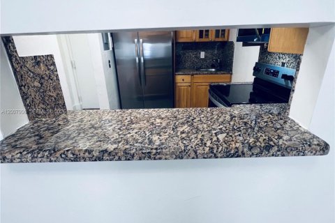 Appartement à louer à Miami, Floride: 2 chambres, 62.89 m2 № 2072852 - photo 18